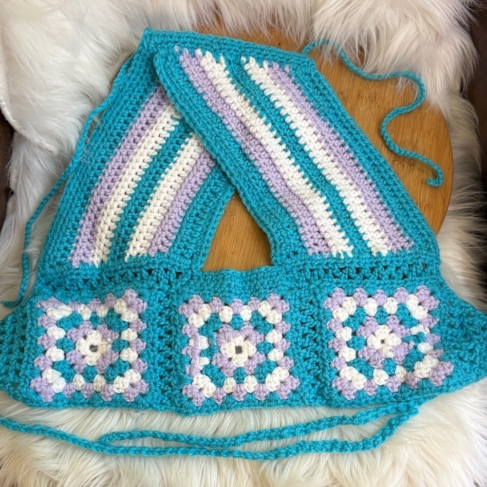 Handmade Blue White Purple Crochet Cut Out Criss Cross Granny Square Crop Top M - Picture 3 of 12